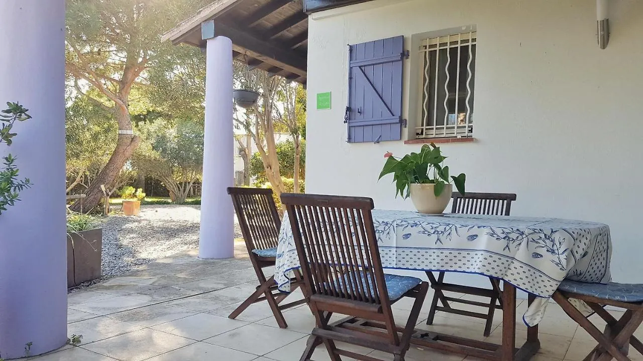 Les Cypres Villa Saintes-Maries-de-la-Mer 0*,  France